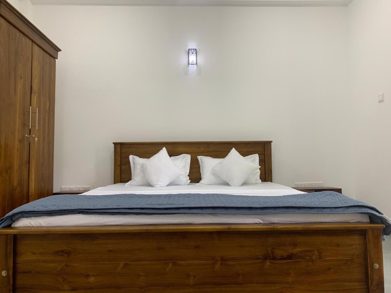 Sebastian Transit Villa With Free Shuttle Service To Airport Kotugoda 외부 사진
