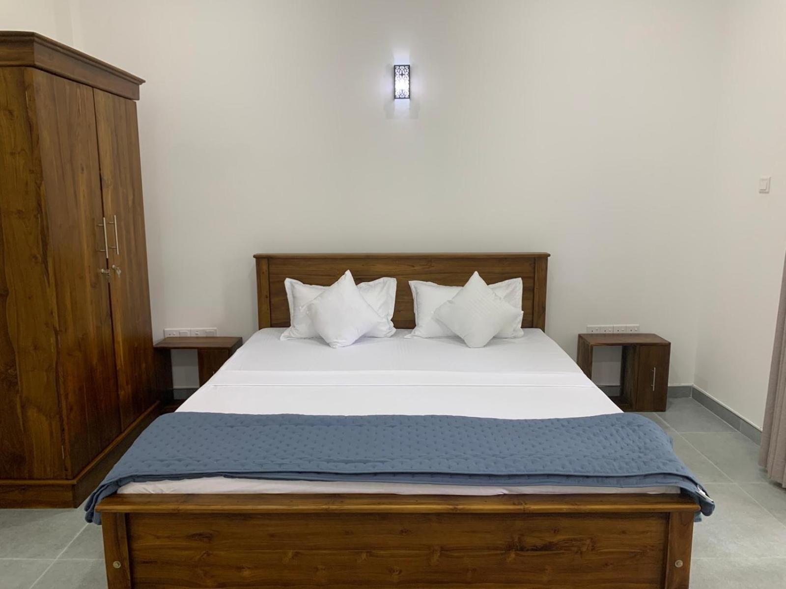 Sebastian Transit Villa With Free Shuttle Service To Airport Kotugoda 외부 사진