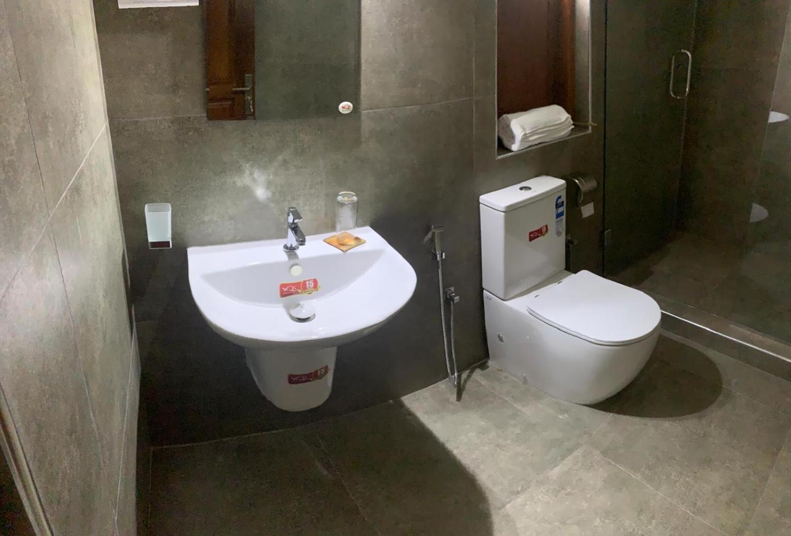 Sebastian Transit Villa With Free Shuttle Service To Airport Kotugoda 외부 사진