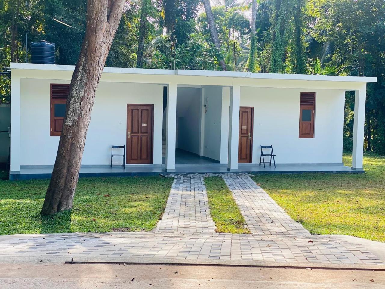 Sebastian Transit Villa With Free Shuttle Service To Airport Kotugoda 외부 사진